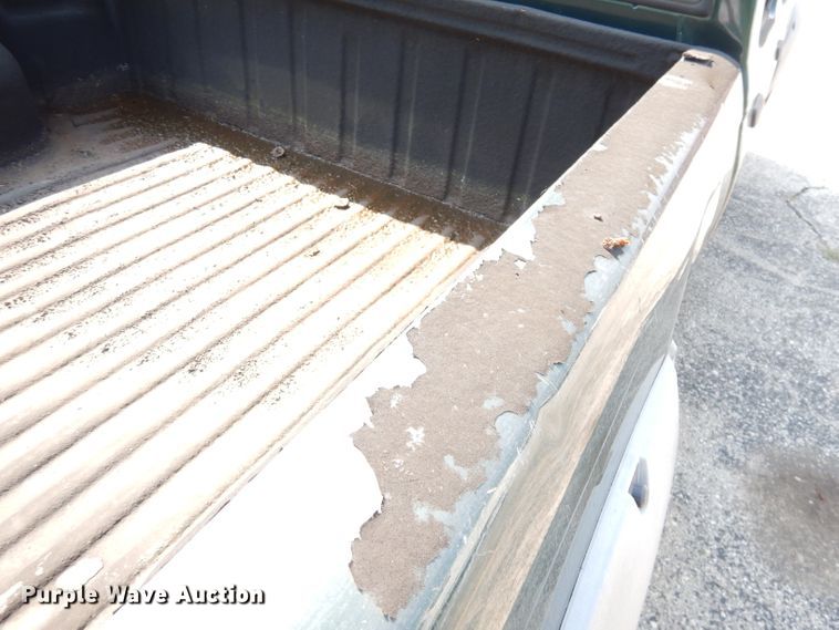 image for item DG0756 2002 Nissan Frontier  Crew Cab pickup truck