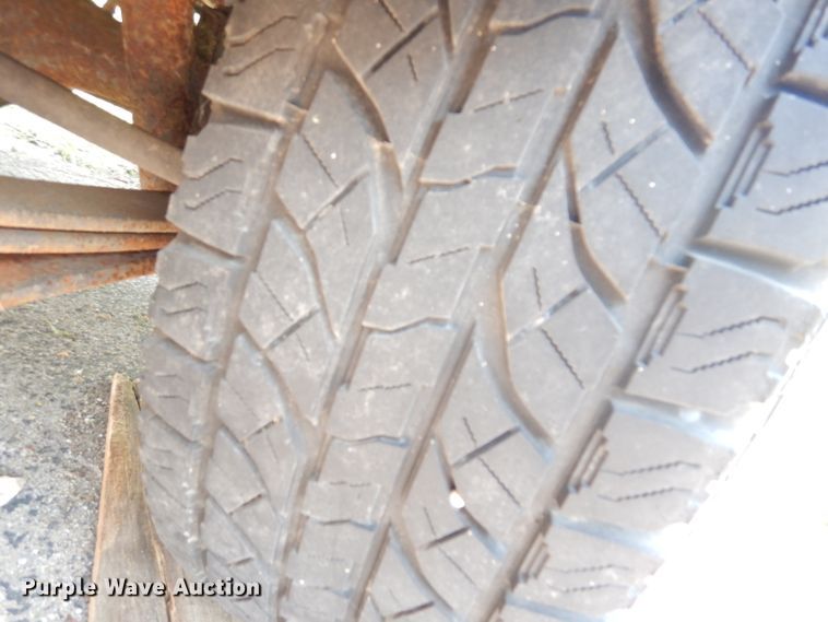 image for item DG0756 2002 Nissan Frontier  Crew Cab pickup truck