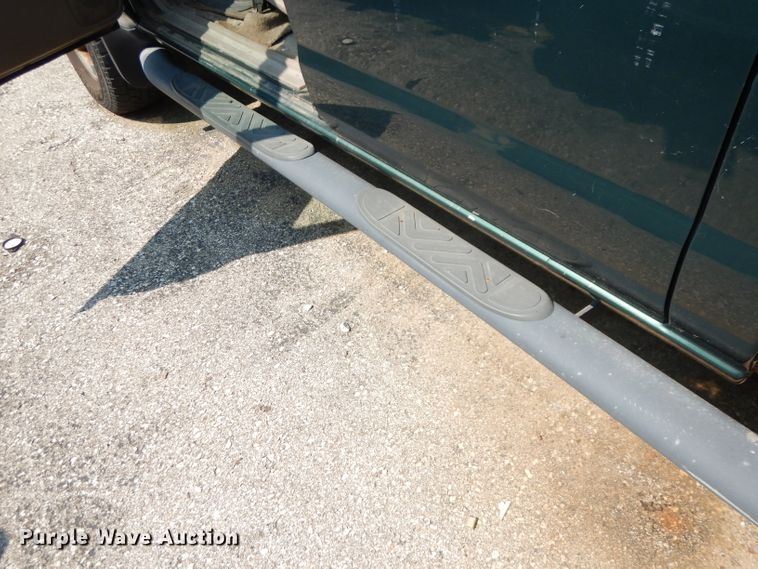 image for item DG0756 2002 Nissan Frontier  Crew Cab pickup truck