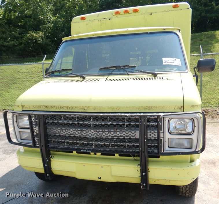 image for item DG0757 1988 Chevrolet G30  delivery truck