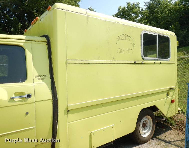 image for item DG0757 1988 Chevrolet G30  delivery truck