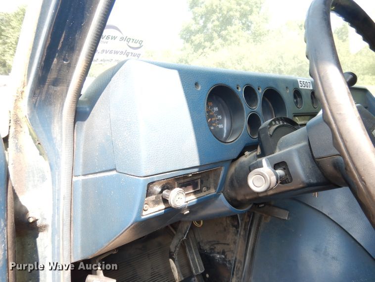 image for item DG0757 1988 Chevrolet G30  delivery truck