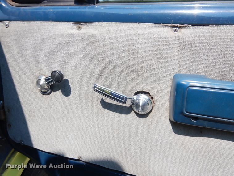 image for item DG0757 1988 Chevrolet G30  delivery truck