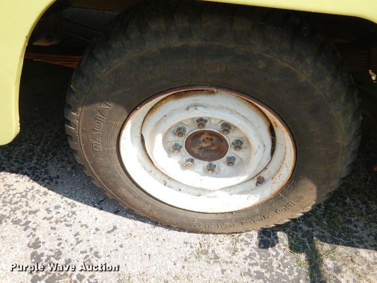 image for item DG0757 1988 Chevrolet G30  delivery truck