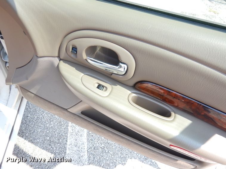 image for item DG0758 2003 Chrysler Concorde Limited