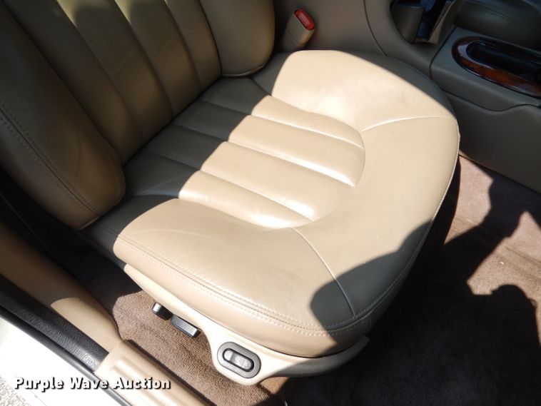 image for item DG0758 2003 Chrysler Concorde Limited