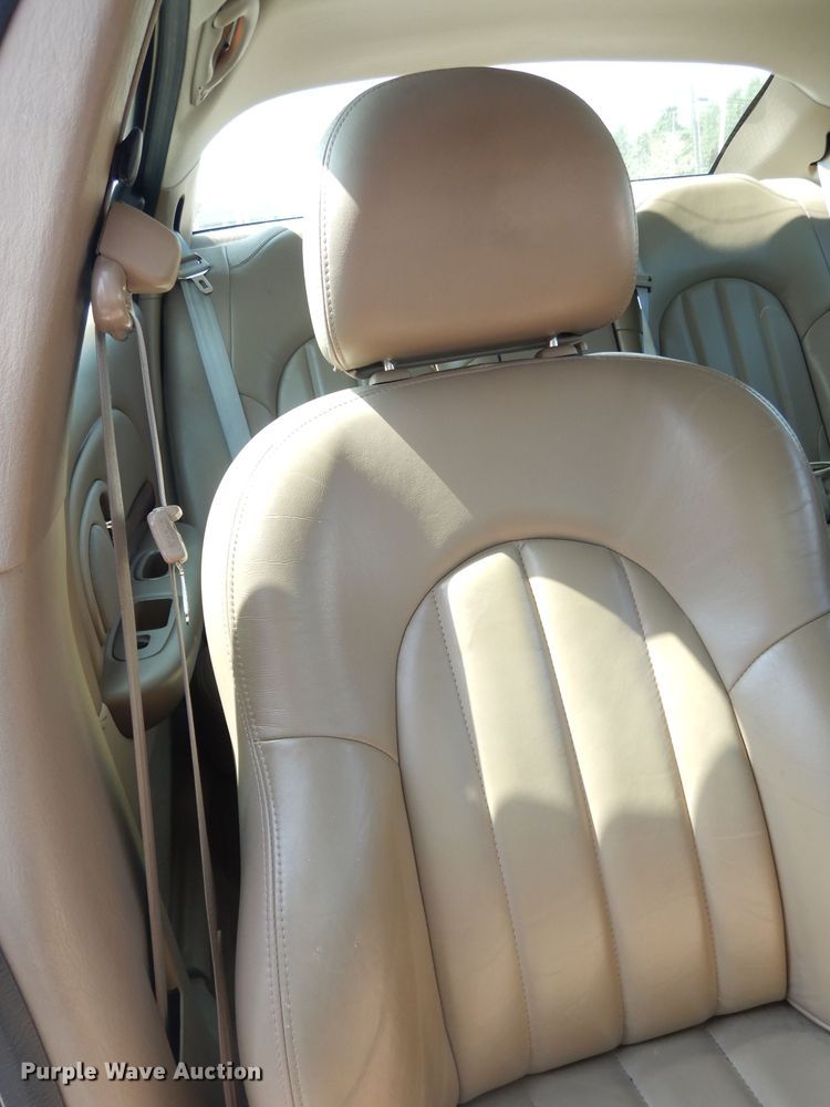 image for item DG0758 2003 Chrysler Concorde Limited