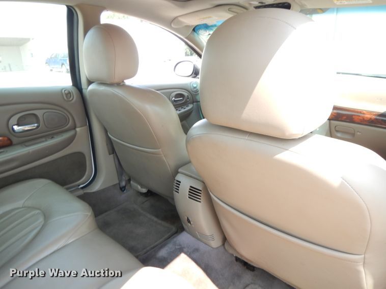 image for item DG0758 2003 Chrysler Concorde Limited