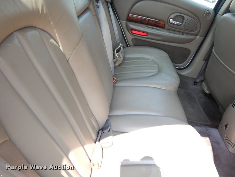 image for item DG0758 2003 Chrysler Concorde Limited