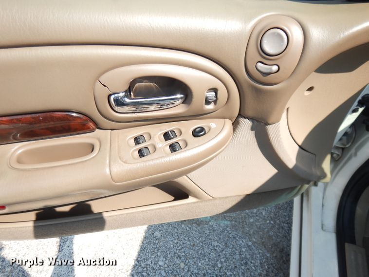 image for item DG0758 2003 Chrysler Concorde Limited