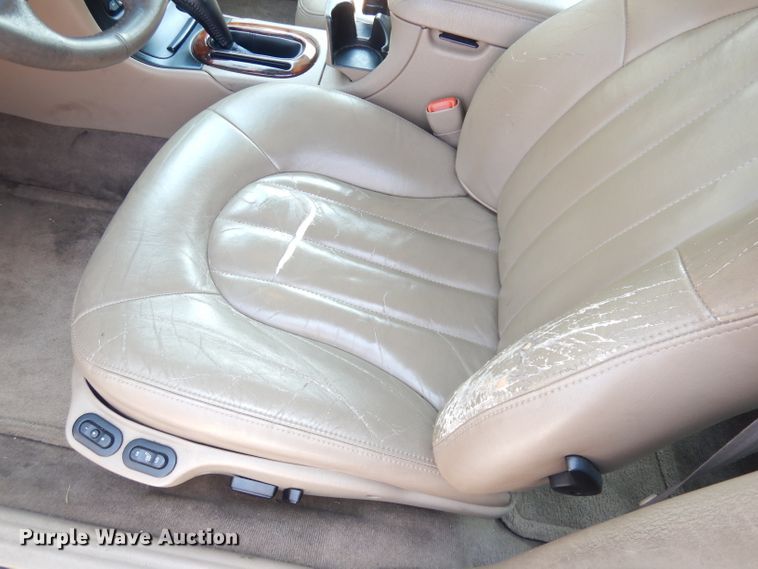 image for item DG0758 2003 Chrysler Concorde Limited