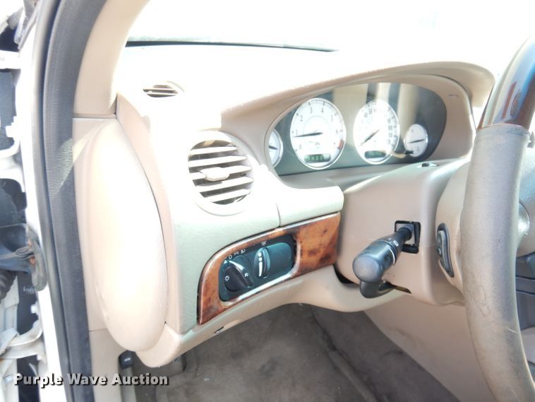 image for item DG0758 2003 Chrysler Concorde Limited