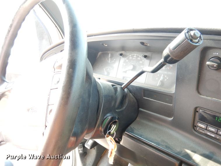 image for item DG0771 1994 Ford E150  van