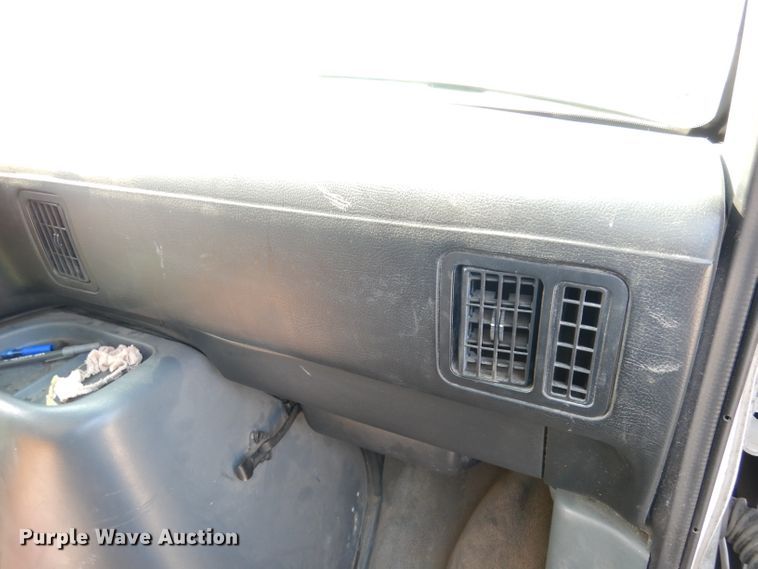 image for item DG0771 1994 Ford E150  van