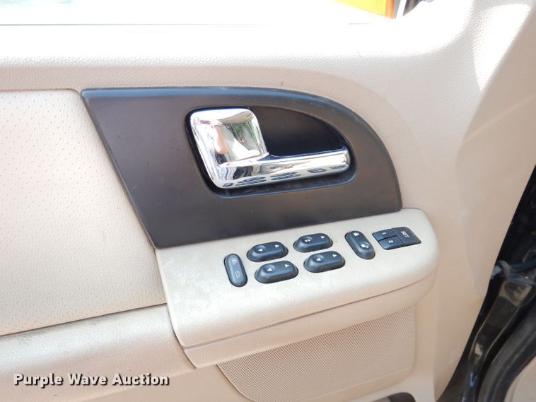image for item DG0773 2006 Ford Expedition  SUV