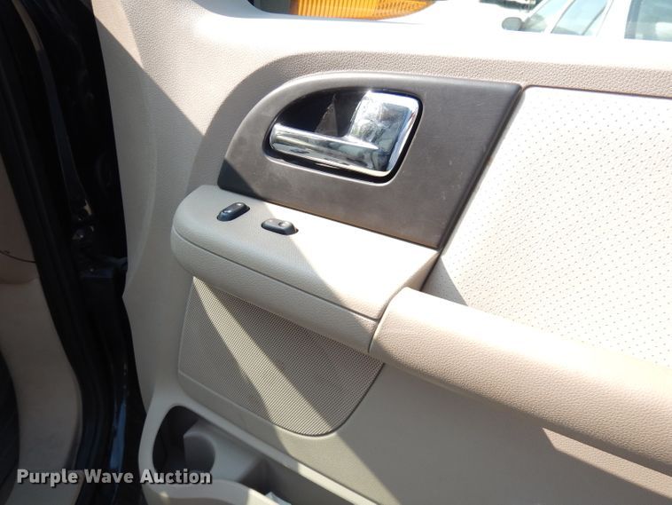 image for item DG0773 2006 Ford Expedition  SUV