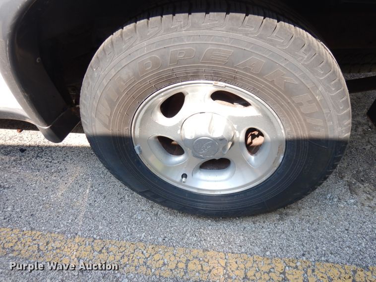 image for item DG0774 1999 Ford Explorer  SUV