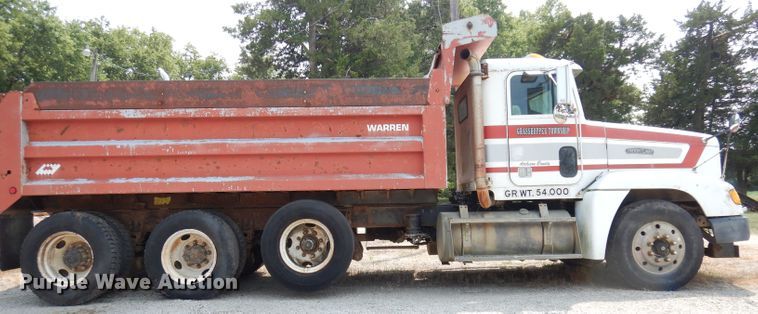 image for item DG0775 1989 Freightliner FLD120  dump truck