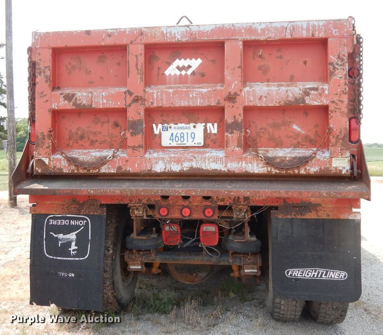 image for item DG0775 1989 Freightliner FLD120  dump truck