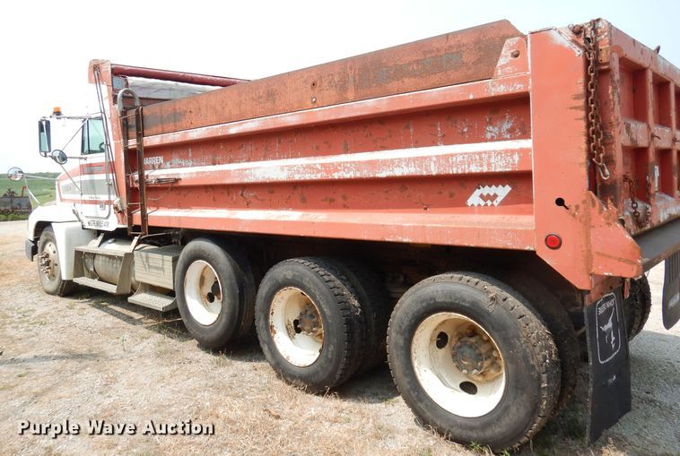 image for item DG0775 1989 Freightliner FLD120  dump truck