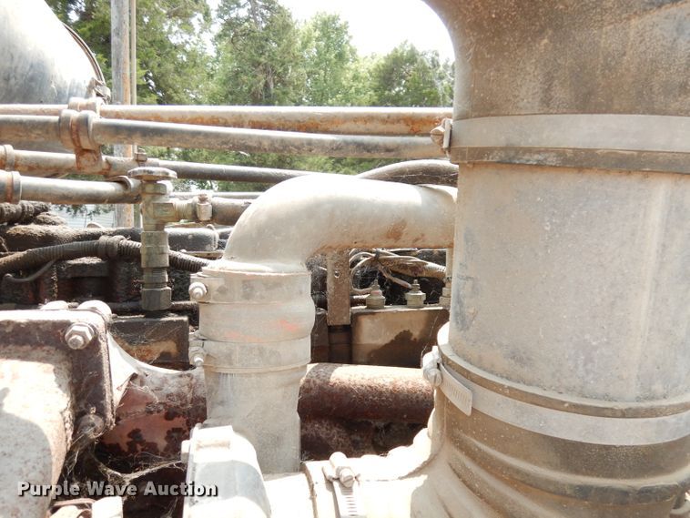 image for item DG0775 1989 Freightliner FLD120  dump truck