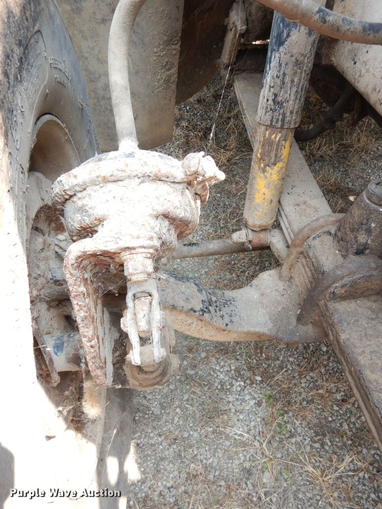 image for item DG0775 1989 Freightliner FLD120  dump truck