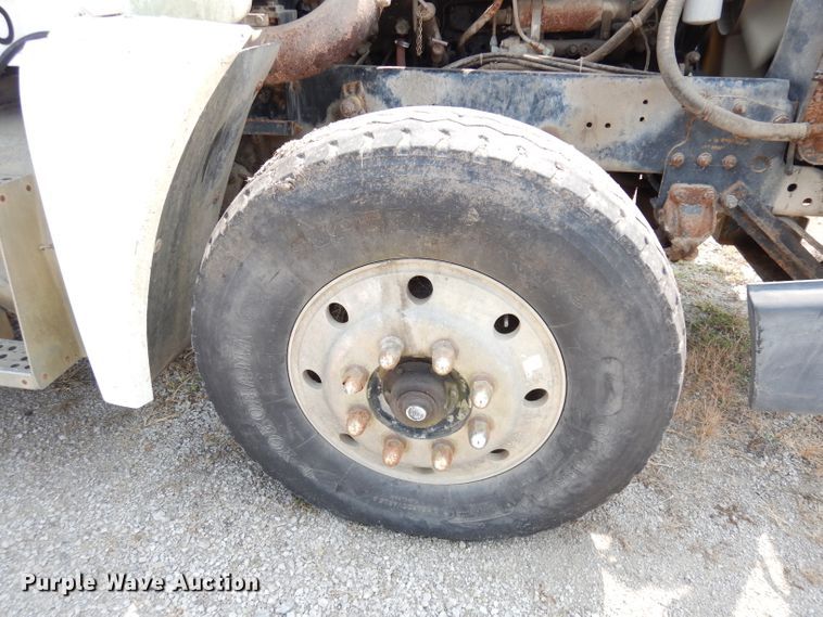 image for item DG0775 1989 Freightliner FLD120  dump truck