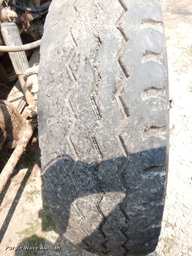 image for item DG0775 1989 Freightliner FLD120  dump truck