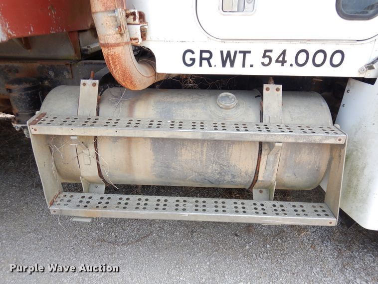 image for item DG0775 1989 Freightliner FLD120  dump truck