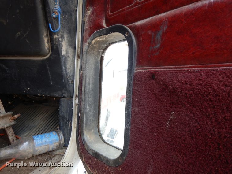 image for item DG0775 1989 Freightliner FLD120  dump truck