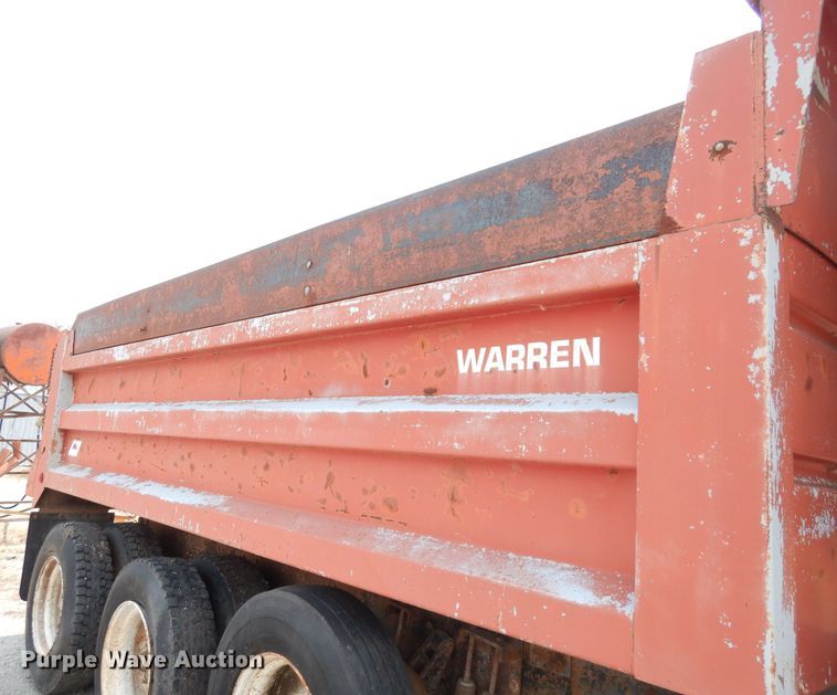 image for item DG0775 1989 Freightliner FLD120  dump truck