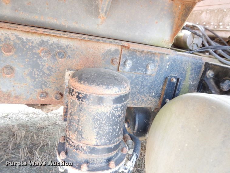 image for item DG0775 1989 Freightliner FLD120  dump truck