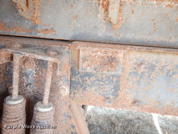 image for item DG0775 1989 Freightliner FLD120  dump truck