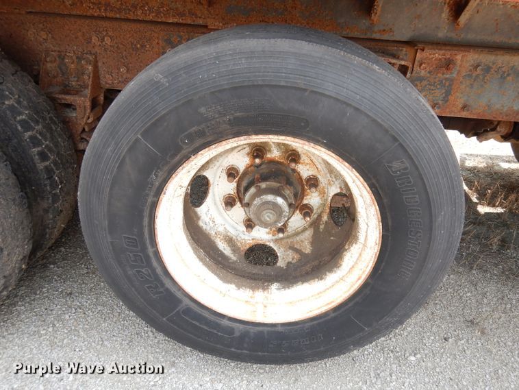 image for item DG0775 1989 Freightliner FLD120  dump truck