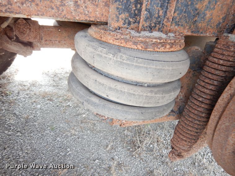 image for item DG0775 1989 Freightliner FLD120  dump truck