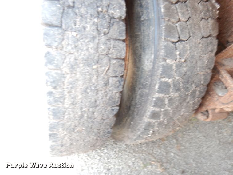 image for item DG0775 1989 Freightliner FLD120  dump truck