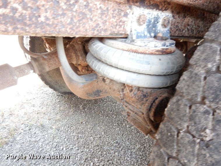 image for item DG0775 1989 Freightliner FLD120  dump truck