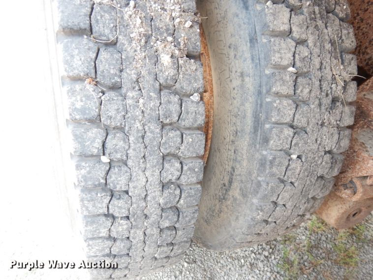 image for item DG0775 1989 Freightliner FLD120  dump truck