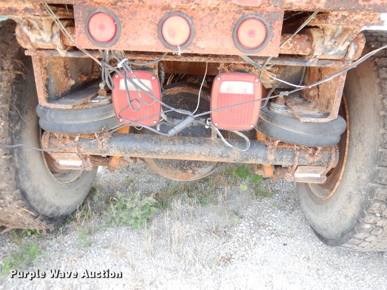 image for item DG0775 1989 Freightliner FLD120  dump truck