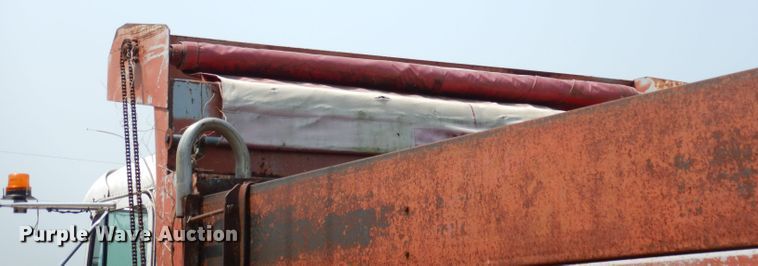 image for item DG0775 1989 Freightliner FLD120  dump truck