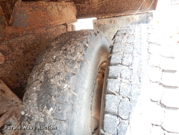 image for item DG0775 1989 Freightliner FLD120  dump truck