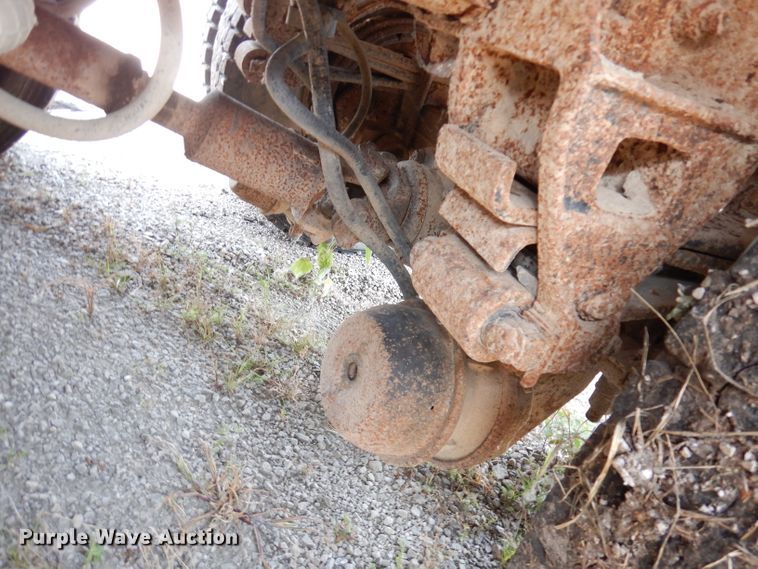 image for item DG0775 1989 Freightliner FLD120  dump truck