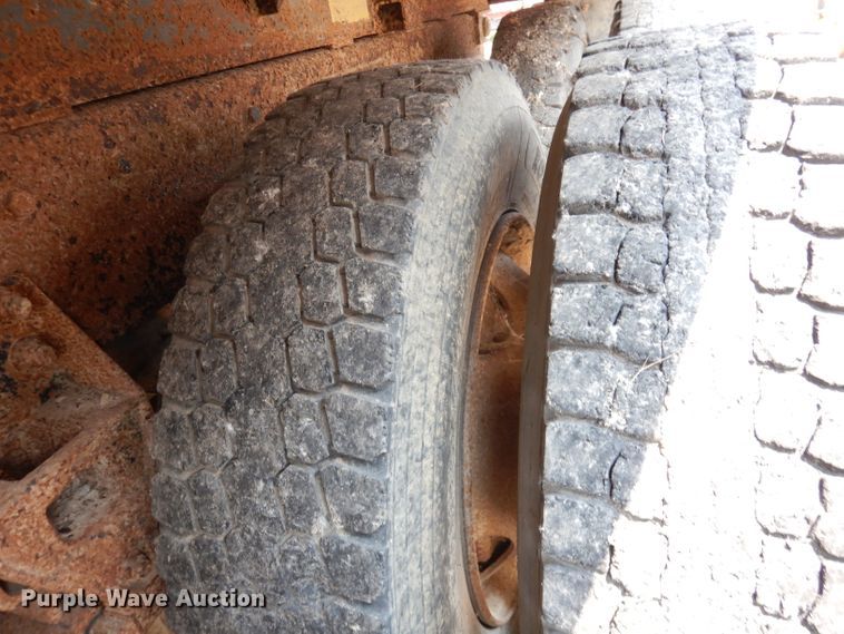 image for item DG0775 1989 Freightliner FLD120  dump truck