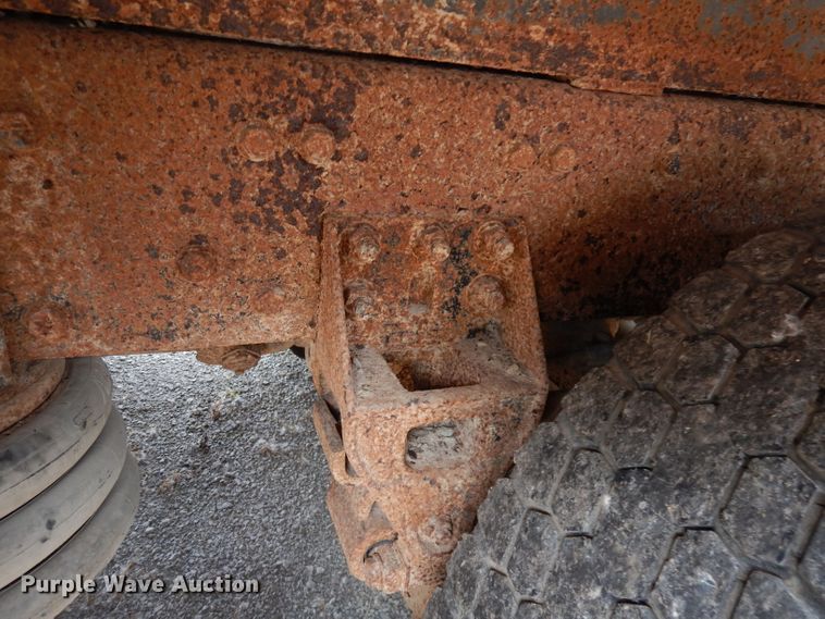 image for item DG0775 1989 Freightliner FLD120  dump truck