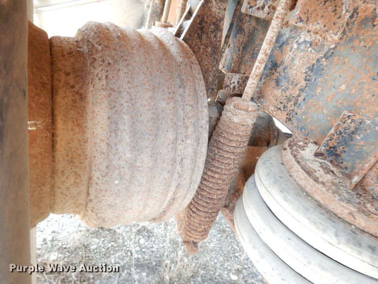 image for item DG0775 1989 Freightliner FLD120  dump truck