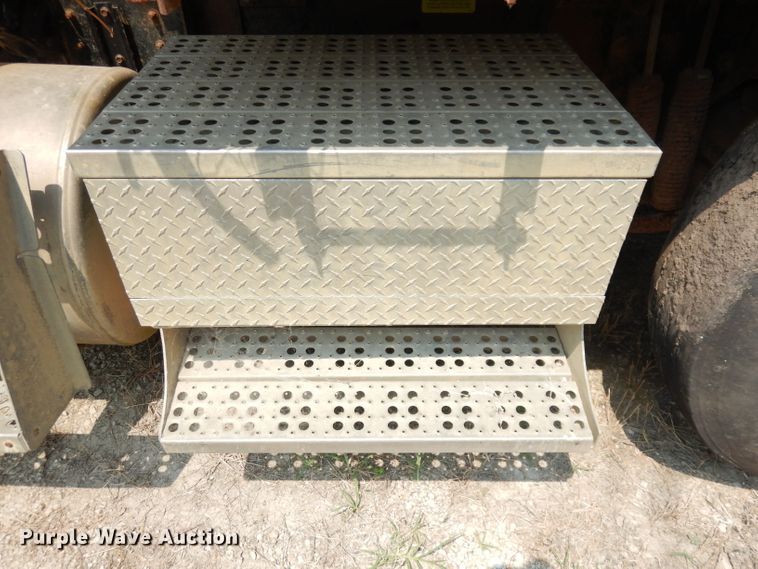 image for item DG0775 1989 Freightliner FLD120  dump truck