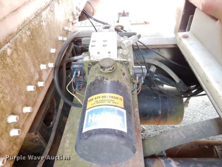 image for item DG0775 1989 Freightliner FLD120  dump truck