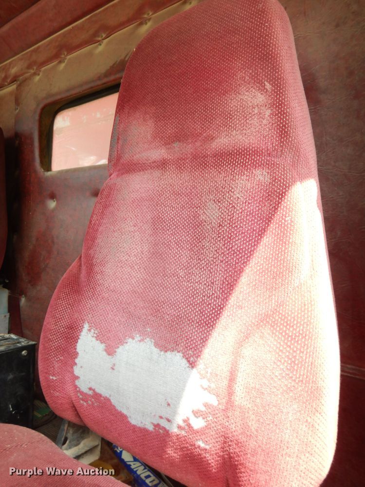 image for item DG0775 1989 Freightliner FLD120  dump truck