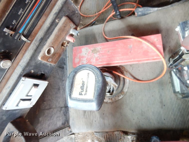 image for item DG0775 1989 Freightliner FLD120  dump truck