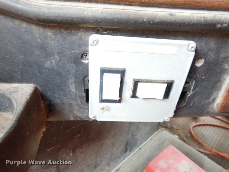 image for item DG0775 1989 Freightliner FLD120  dump truck